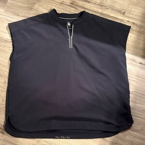 Healing Hands Scrub Top Rafaela Style / XL 
Gently worn.